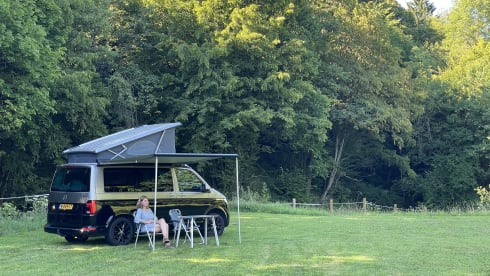 Luxe California Beach T6.1 (camper 2-4p, auto tot max 7p) – 4p Volkswagen campervan uit 2021