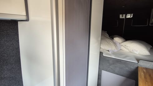 Fudge – 3 berth Mercedes-Benz bus from 2015