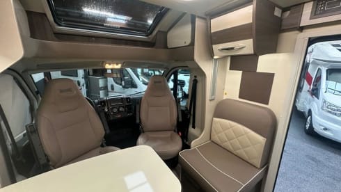 4p McLouis semi-integrated uit 2023