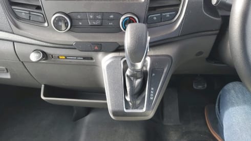 Zefiro 675  – 2022 Roller Team Zefiro 675 automatic 6 berth + 6 belts 