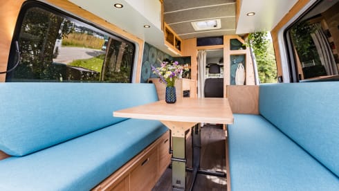 Bus de la Ville – 2p Mercedes campervan 