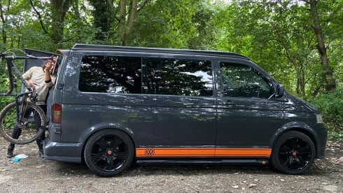 Belle – VW T5 campervan 