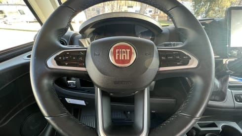 Weinsberg Caracore 700 meg – 4p Fiat integrated from 2024