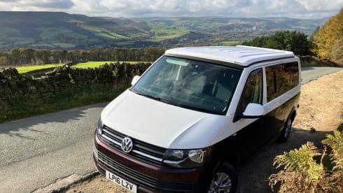 Mario – VW T6 Transporter - Classic, high spec interior in the Peak District