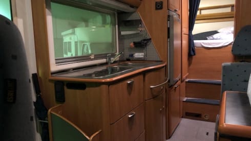 6 persoons hymer – Delicious integral camper (Hymer) with plenty of storage space for 6 people