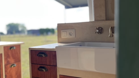 Wahiba – Adventurous off-grid luxury camper