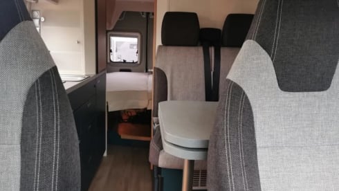 C03 – 2-Personen-Knaus-Bus aus dem Jahr 2018