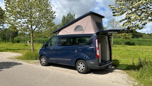 t'Bussie – Ford Custom Nugget, on the road with the Bussie!