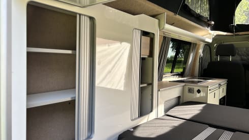 4p Volkswagen campervan uit 2021