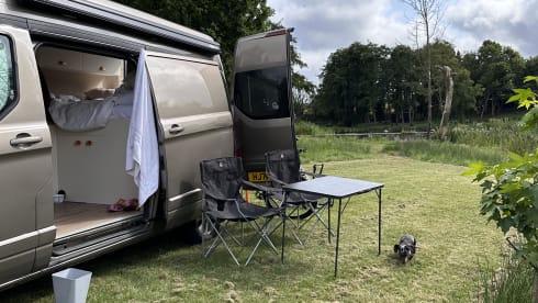 Moët  – Luxury compact campervan 
