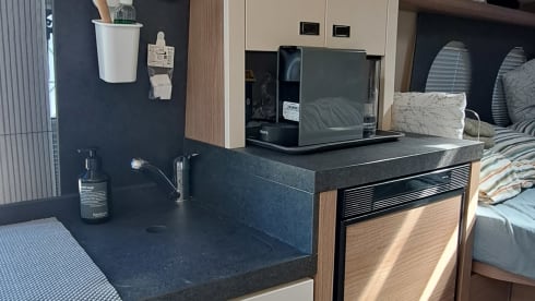 Luxury new Malibu Charming DB Skyview camper, also for off-grid