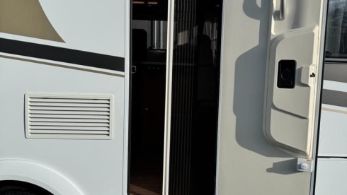 Carado automaat – 4p Carado semi-integrated from 2017