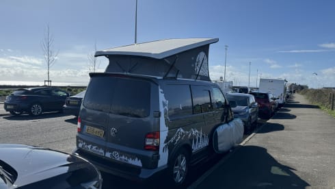 Dougie – Beautiful converted VW T5.1 Transporter 4 berth