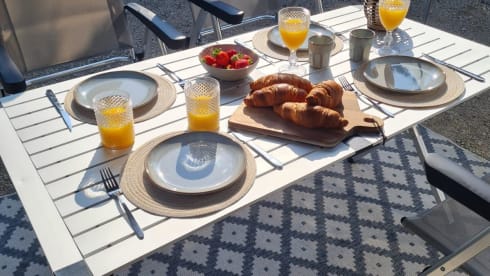  Etrusco T6900SB – Luxuriös, komplett ausgestattet und bereit für autarkes Reisen!