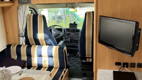 Dethleffs  β 4p Dethleffs semi-integrated from 2001