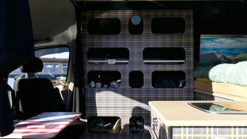 NC500 – Off-grid 2 berth MWB Mercedes Sprinter