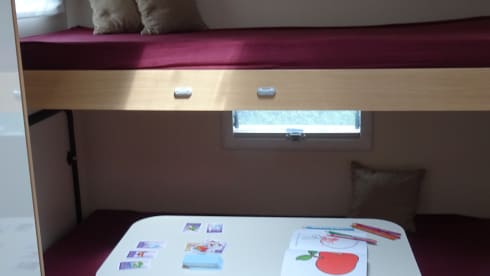 Max – Travel pleasure and freedom rent: mobile home for 5 people