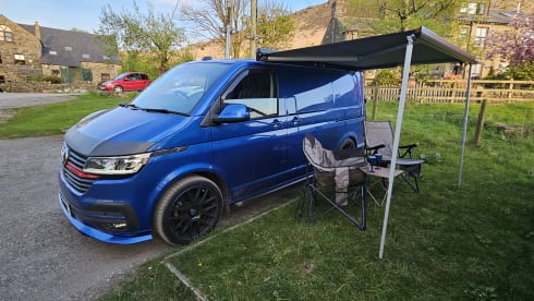 Peanut – 2 berth Volkswagen campervan from 2021