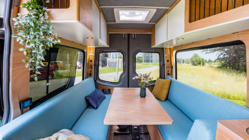 Bus de la Ville – 2p Mercedes campervan 
