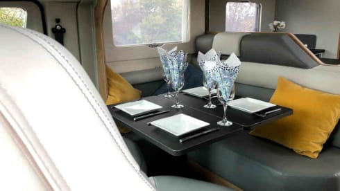 Flo – 2020 Roller Team T-Line 743 - Premium 4 Berth - Letto Posteriore Fisso