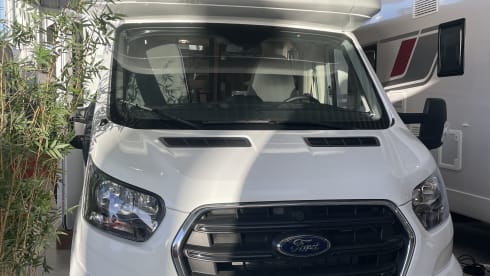 Feel Home on wheels – New and spacious Roller Team 2023 with central bed