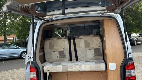 Vino – 4 berth Volkswagen T5 Hillside Camper conversion 2015