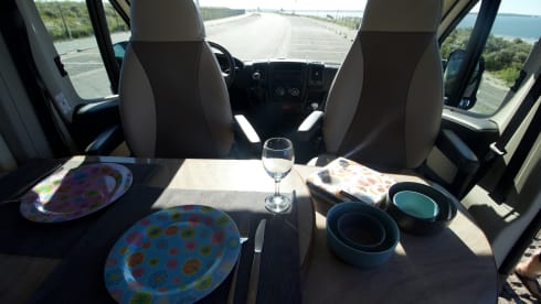 Skippy – Beautiful, sturdy luxury full bus camper.