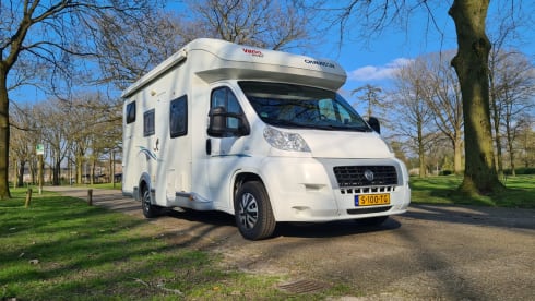 Rolling! – Wonderful, compact and spacious camper for 2-4 people