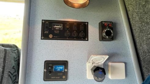 Cruiser – 2p Ford bus from 1999