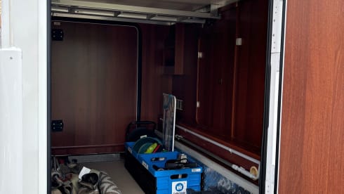 Ons huisje op wielen 🚐 – 5p Rimor alcove from 2018