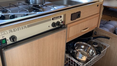 Spacious, neat 1980s family camper (Last 2 weeks of summer '25 discount!)