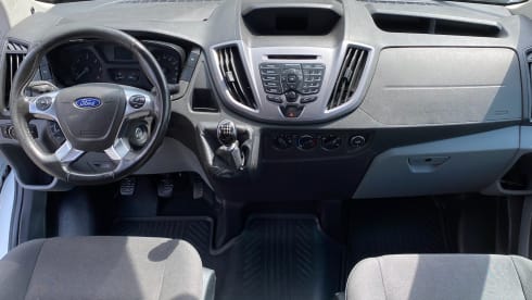 Obbekoe – 2-person Peugeot campervan from 2025
