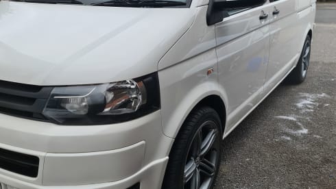 S88 – VW T5.1 Camper LANGE WHEEL BASE - Sitzplätze 5 Schlafplätze 4 (10 Schlafplätze inkl. Markise)