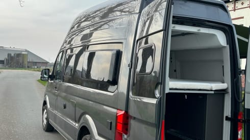4 PERSON AUTOMATIC Volkswagen campervan from 2023