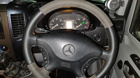 Black Prince – The Ultimate super high spec off grid adventure camper