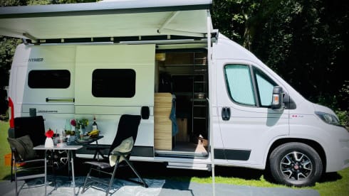 Tourer Family –  Knaus Boxstar 600 - With lifting roof and fixed 4 sleeping places!