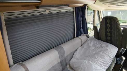 B544 – 6-seater Hymer integrated from 1999