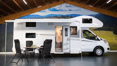 Rimor alcove 7p from 2020, 6 permanent sleeping places