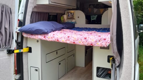DUSTY – FORD TRANSIT CUSTOM HIGH TOP - UP TO 5 BERTH