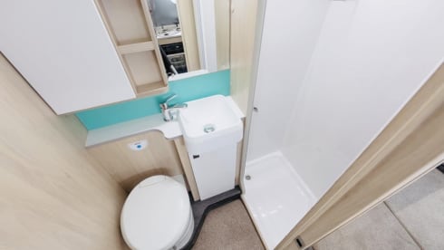Luxury Motorhome 4-5 berth (2 lounges) lots of fun