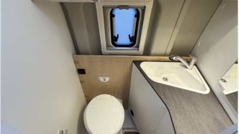 The Adventure Van – Camper Sunlight Adventure 6.40 NUOVO, portabici, pannello solare 