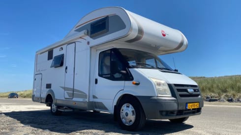 Happy Camper – Happy camper, 4 people, neat and clean.