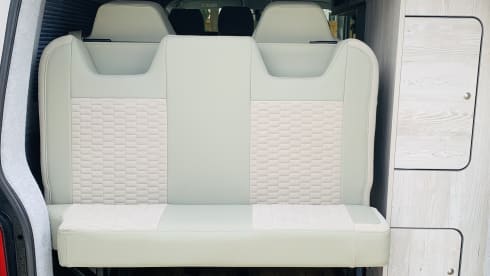 Boris – Luxury 4 Berth T6 VW Camper With Pop Top