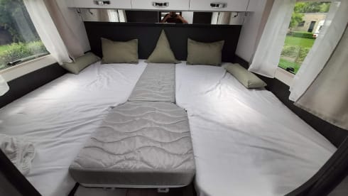 Spacious 5-person mobile home Benimar Mileo 263, from 2021