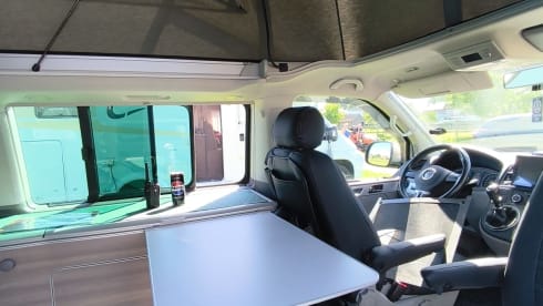 4p Volkswagen campervan uit 2011