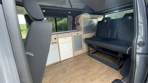 YS22RYH NOMAD Romford –  4 Berth Nomad Camper - Romford