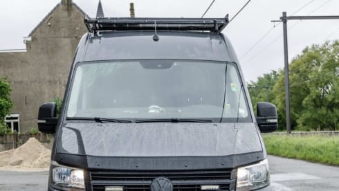 Big Rhino – Vw crafter Off-grid campervan