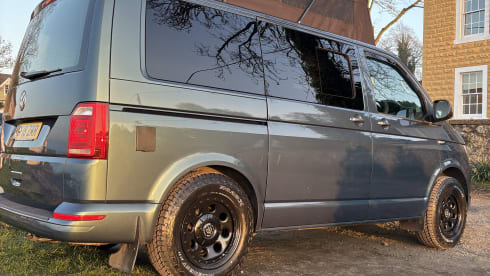 Green machine – Insurance included automatic gearbox Vw from Edinburgh airport 