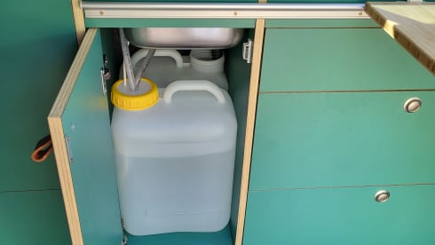 Bussie – 2p Volkswagen campervan uit 2014