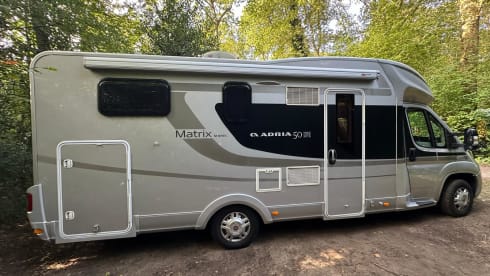 Luxe ruime Adria camper  – Luxurious Spacious Adria camper 
